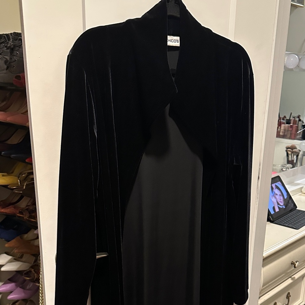 NWOT Chico's Elegant Black Velvet Coat - Picture 6 of 6